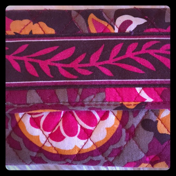 New Vera Bradley Wallet - Picture 1 of 6